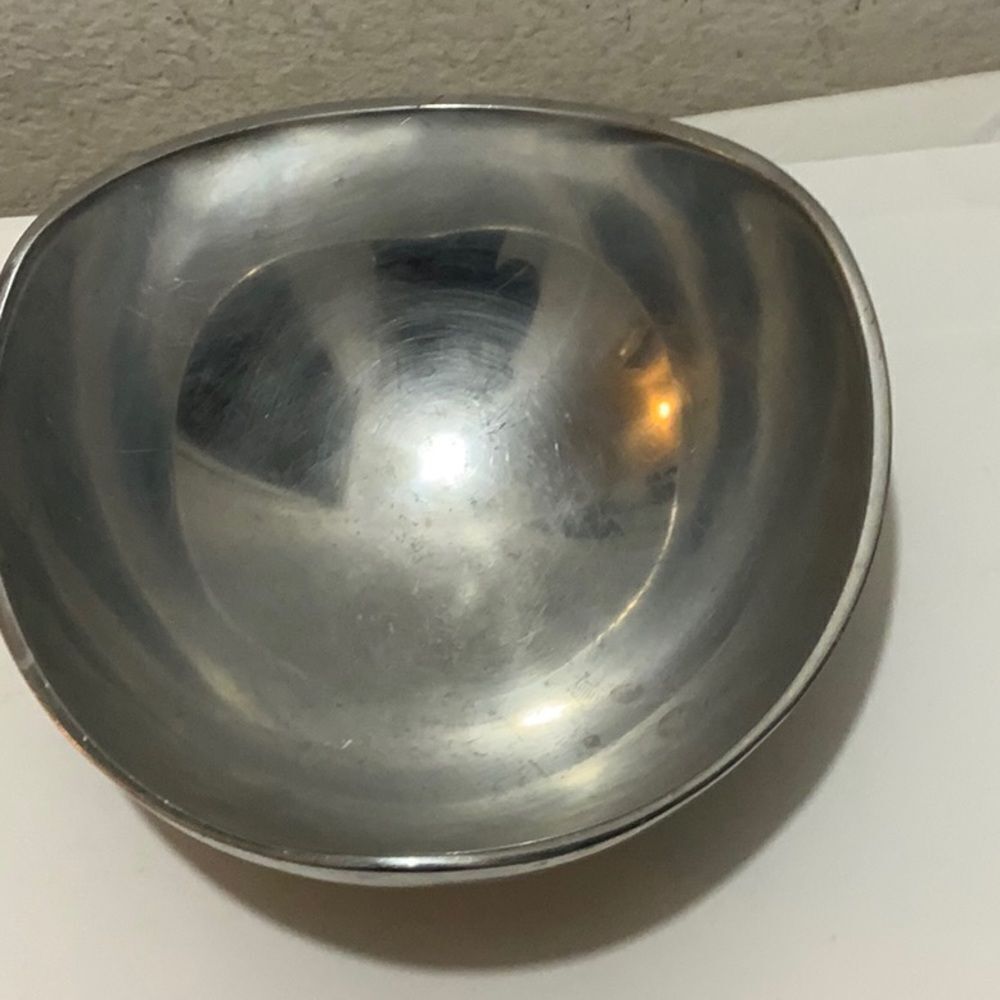 Vintage NAMBE #527 Metal-Alloy 9.25" TRI-CORNER Modern Display Serving Bowl.